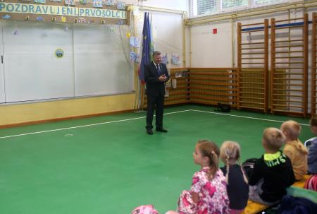 PRVOŠOLČKI BEGUNJE 05 FOTO LJUBO VUKELIČ